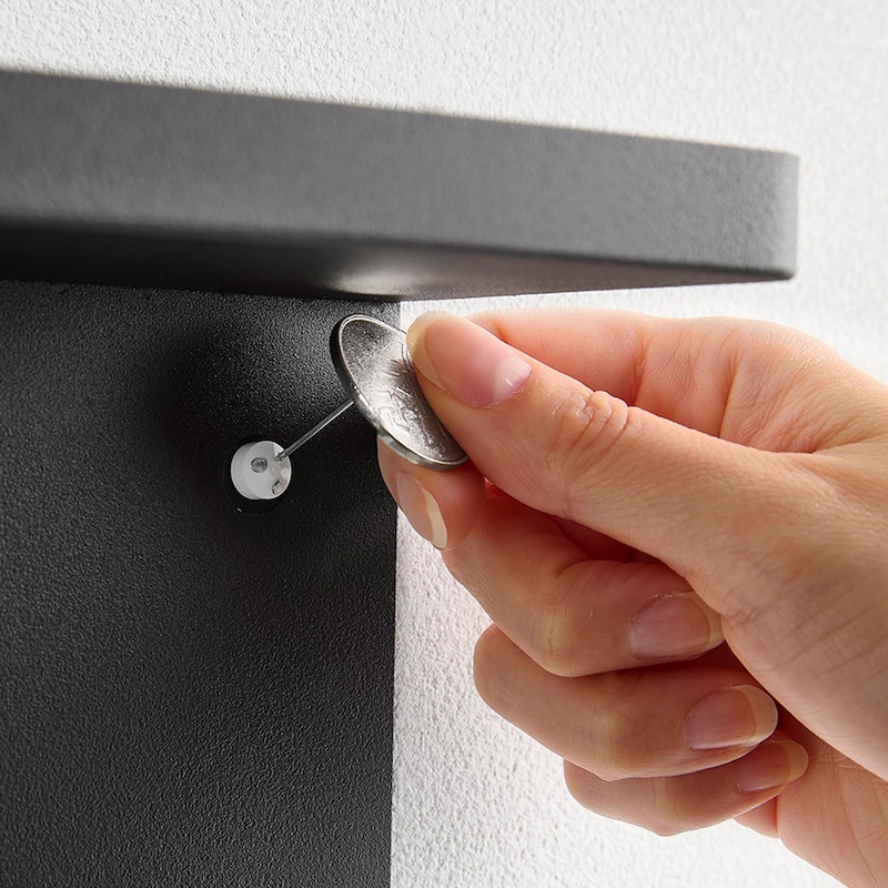 石こうボードピンで簡単に設置できます