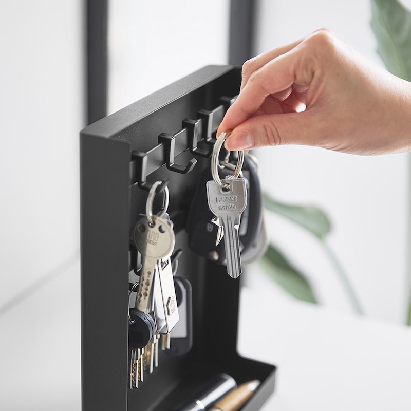 フックは可動式なので、お好みの位置にレイアウト可能