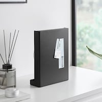 本体はスチールなので、裏面にチケットなどを貼り付けておくことも