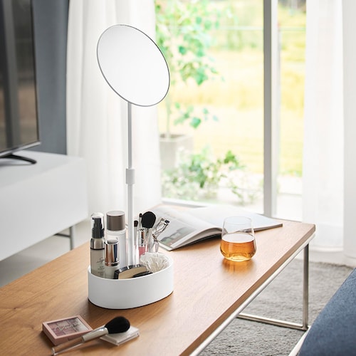 高さと角度が調節できる収納付きスタンドミラー