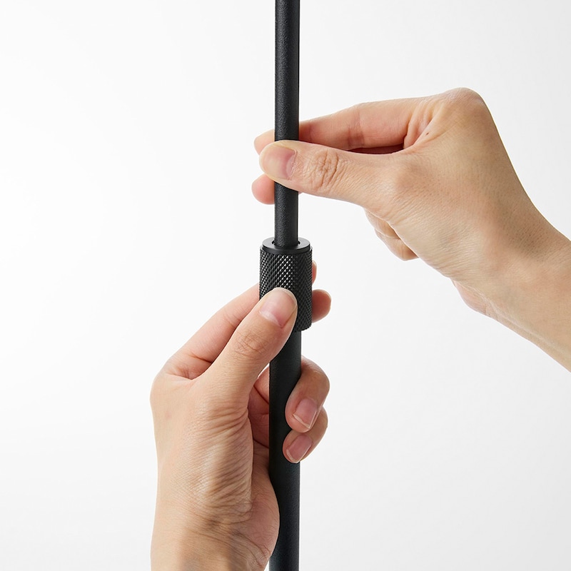 ミラーはお好みの高さと向きに調節可能です