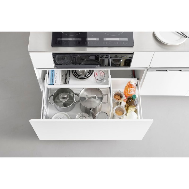 伸縮できるので設置場所の幅に合わせて調整できます