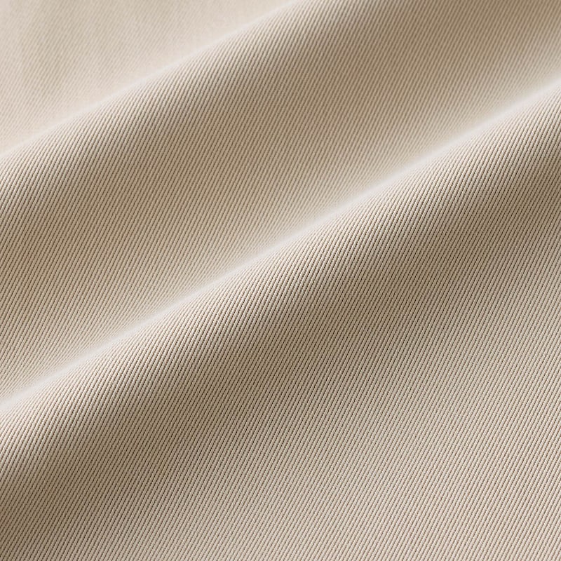 ほんのりツヤ感のあるツイル素材