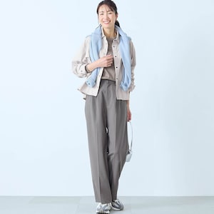 モデル身長173cm／M　ライトグレー（ショート）