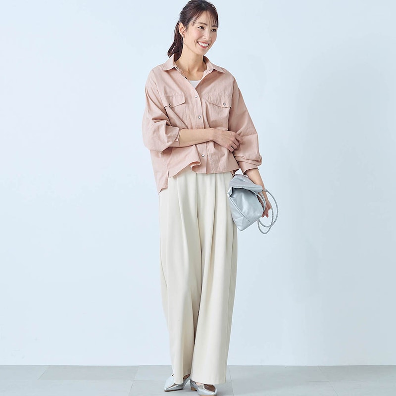 モデル身長173cm／M　スモーキーピンク（ショート）