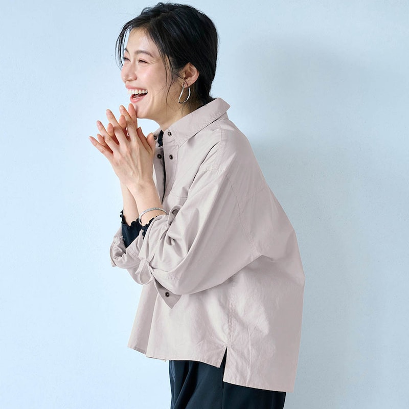 モデル身長168cm／M　ライトグレー（ショート）