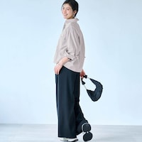 モデル身長168cm／M　ライトグレー（ショート）
