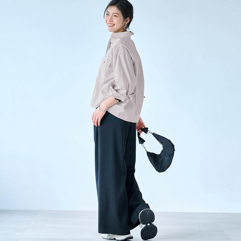 モデル身長168cm／M　ライトグレー（ショート）