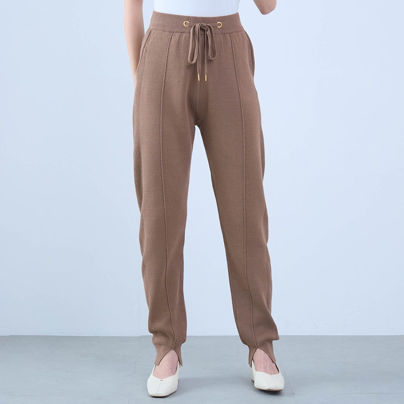 モデル身長168cm／M ※写真は撮影用のため股下+6cmになります。