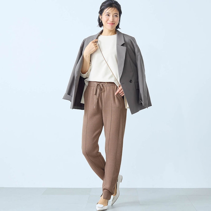 モデル身長168cm／M ※写真は撮影用のため股下+6cmになります。