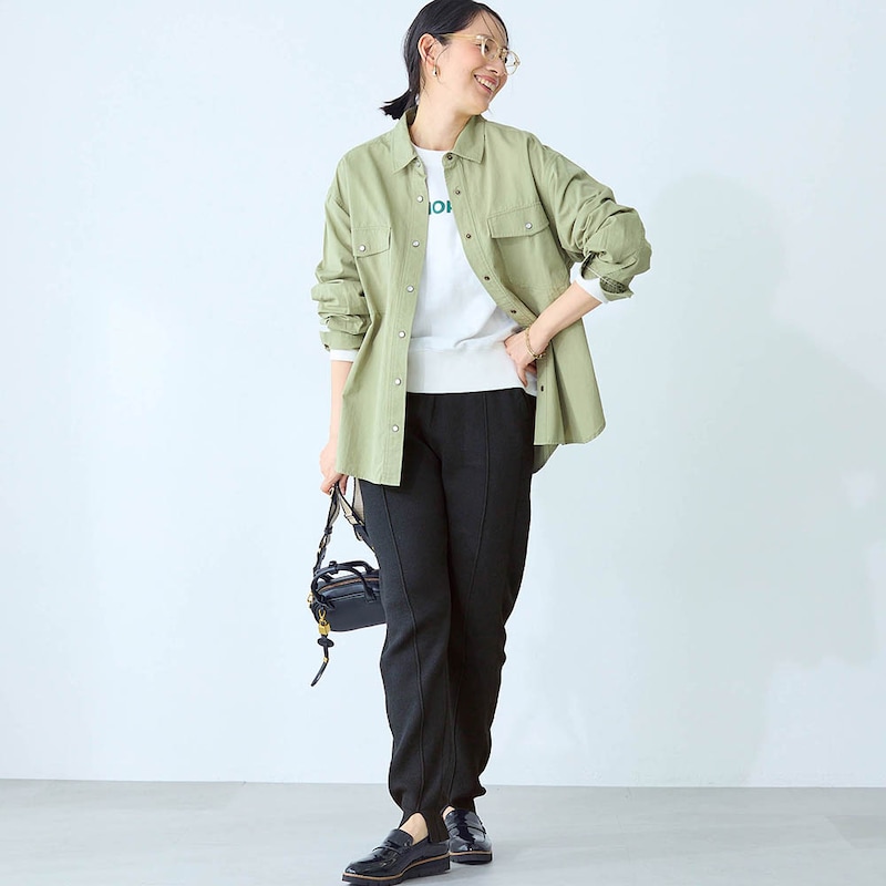 モデル身長168cm／M ※写真は撮影用のため股下+6cmになります。