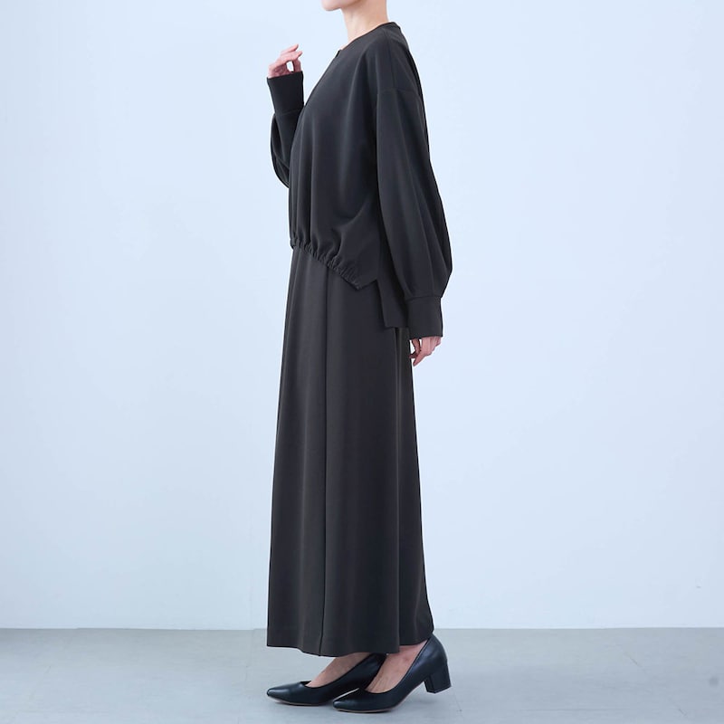 モデル身長168cm／M ※写真は撮影用のため総丈+６cmになります。