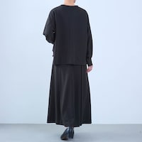 モデル身長168cm／M ※写真は撮影用のため総丈+６cmになります。