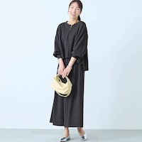 モデル身長173cm／M ※写真は撮影用のため総丈+６cmになります。