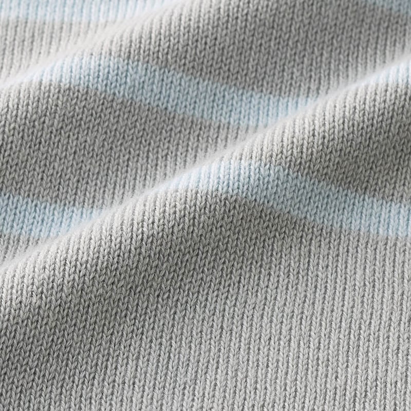 やわらかくふくらみのある綿混素材で心地よい肌ざわり