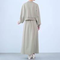 モデル身長168cm／M ※写真は撮影用のため総丈+6cmになります。