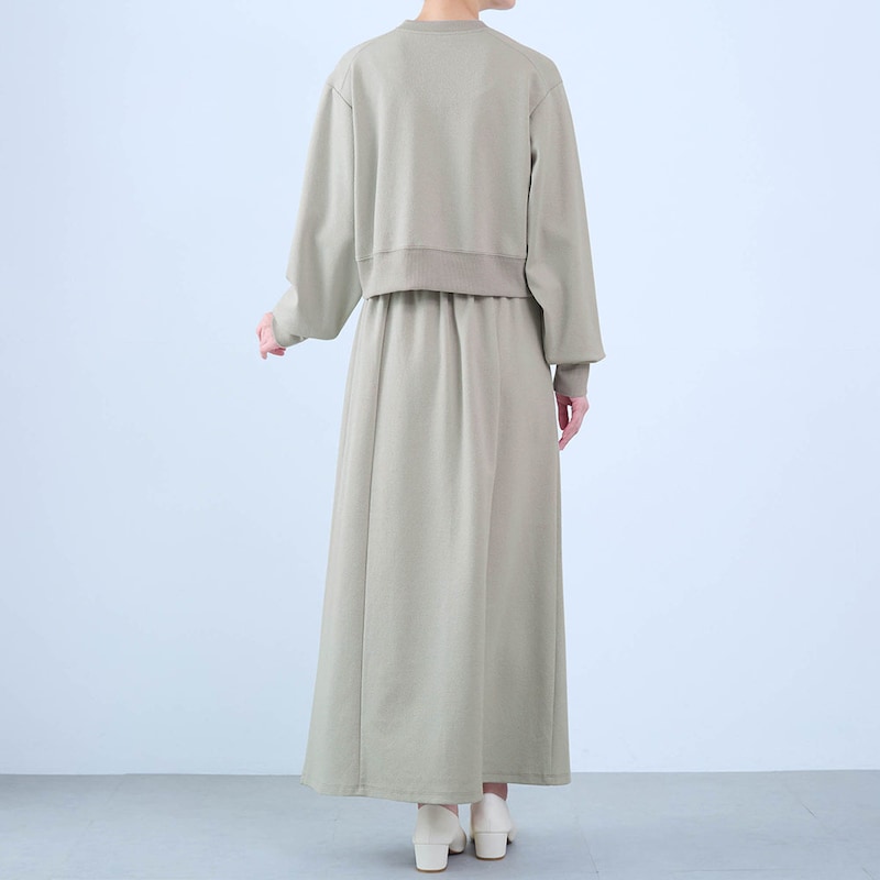 モデル身長168cm／M ※写真は撮影用のため総丈+6cmになります。