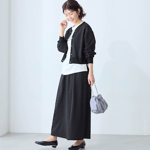モデル身長167cm／M ※写真は撮影用のため総丈+6cmになります。