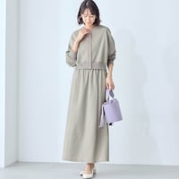 モデル身長169cm／M ※写真は撮影用のため総丈+6cmになります。