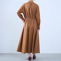 モデル身長168cm／M ※写真は撮影用のため着丈+6cmになります。