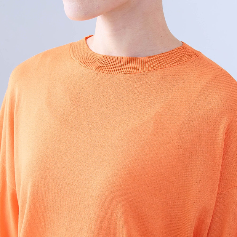 顔映りがパッと明るくなる、鮮やかな発色が魅力