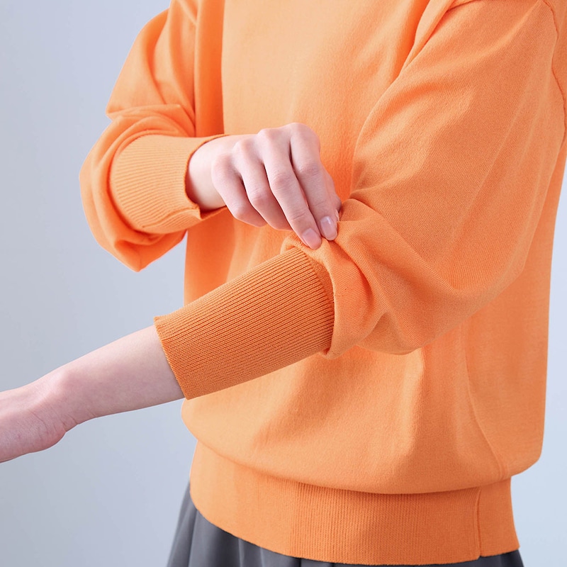 袖口はリブデザインでたくし上げしやすい