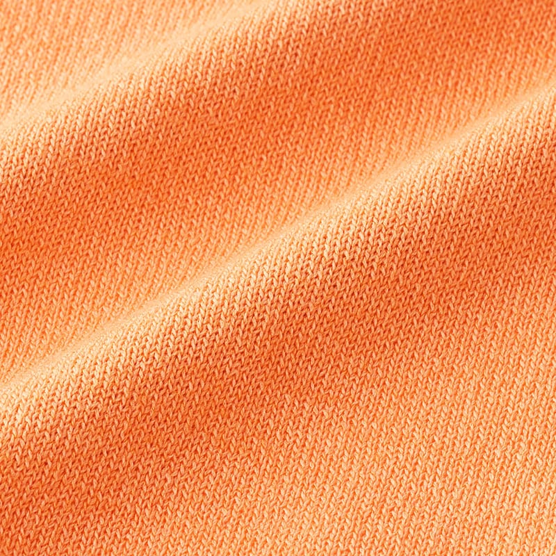 サラっとしたツヤ感のあるハイゲージ素材