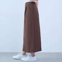 モデル身長168cm／M ※写真は撮影用のため総丈+6cmになります。