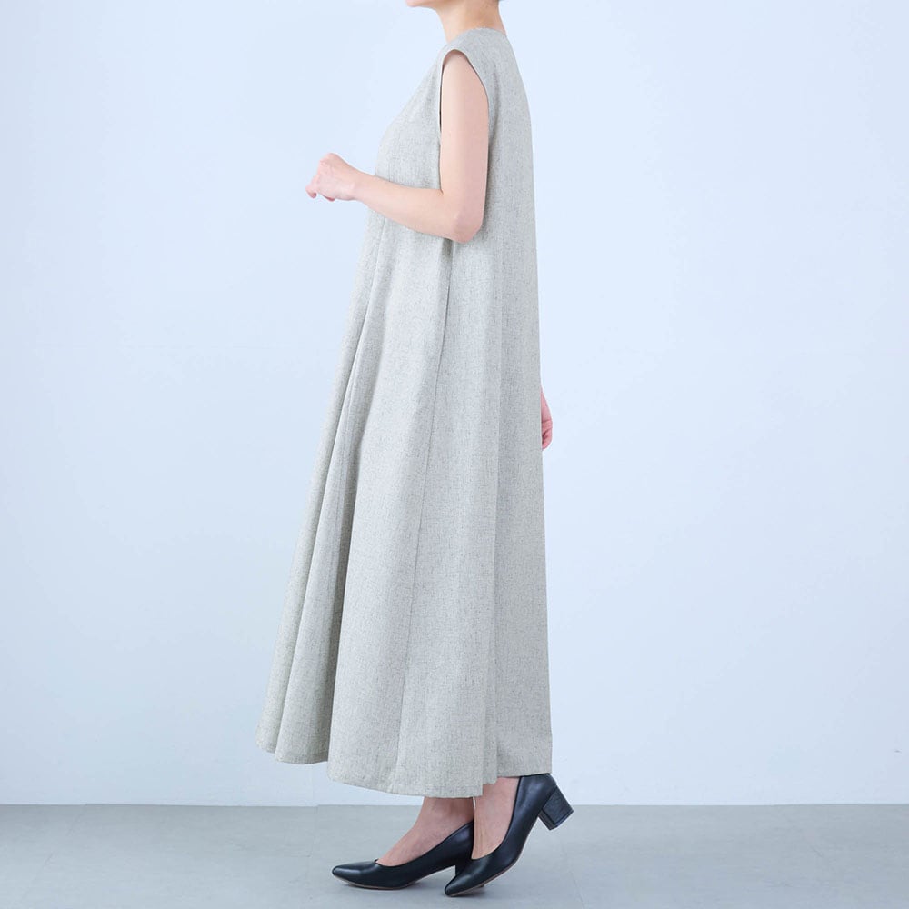 モデル身長168cm／M ※写真は撮影用のため身丈+6cmになります。