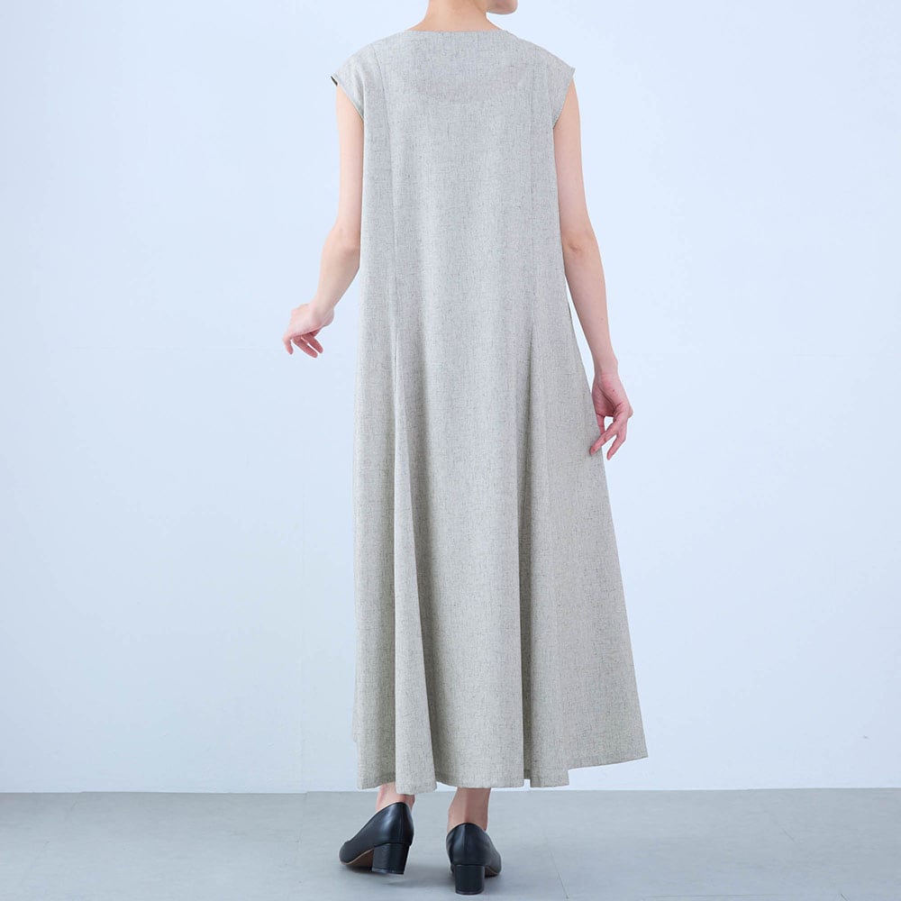モデル身長168cm／M ※写真は撮影用のため身丈+6cmになります。