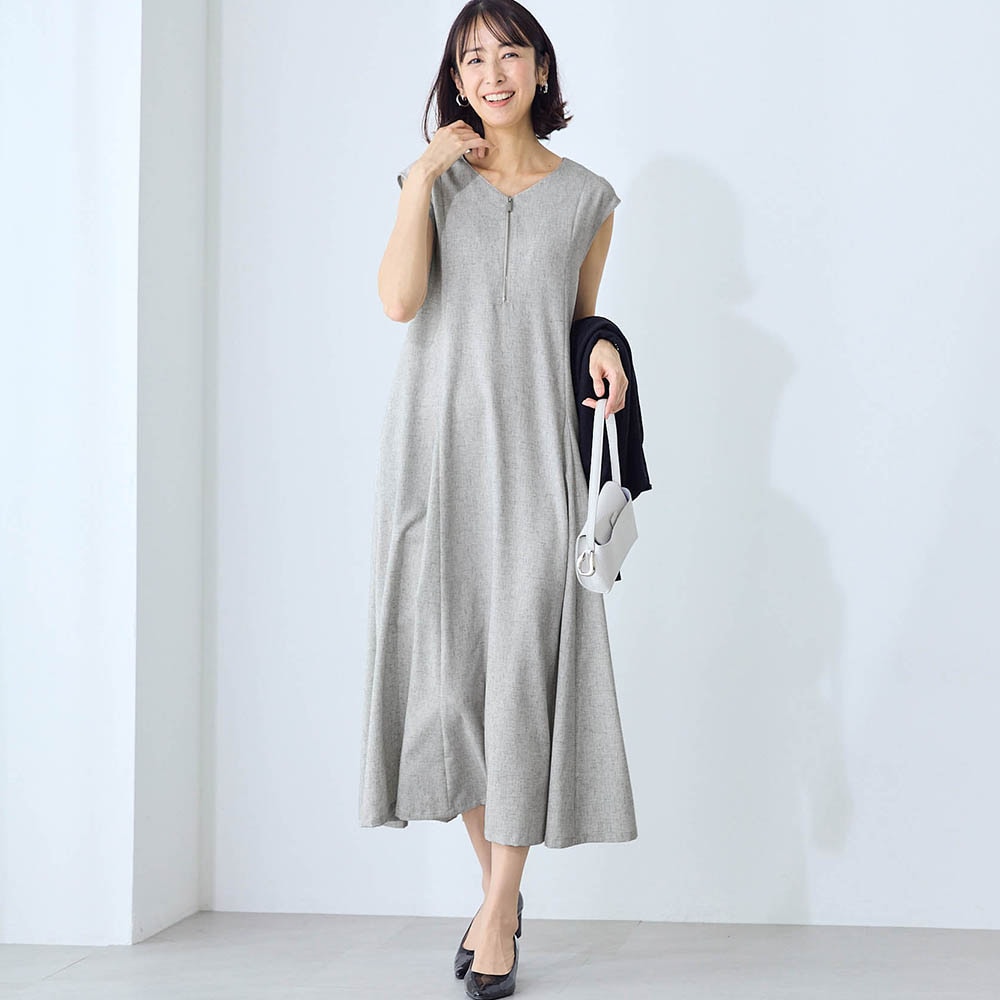 モデル身長169cm／M ※写真は撮影用のため身丈+6cmになります。