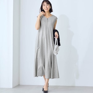 モデル身長169cm／M ※写真は撮影用のため身丈+6cmになります。