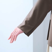 袖口はベンツ仕様で折り返しても着用可能