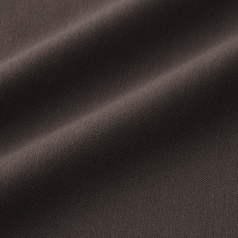 なめらかで上品な光沢のある日本製ウール素材