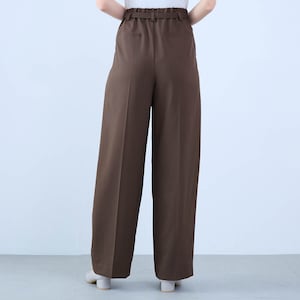 モデル身長168cm／M ※写真は撮影用のため股下+6cmになります。