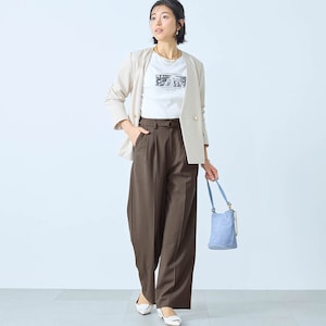 モデル身長168cm／M ※写真は撮影用のため股下+6cmになります。