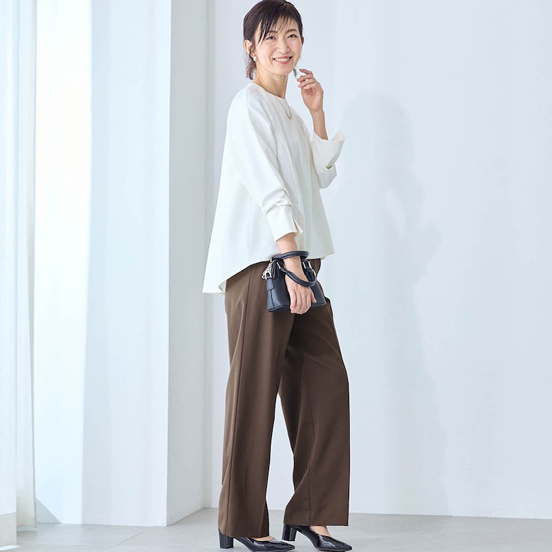 モデル身長167cm／M ※写真は撮影用のため股下+6cmになります。