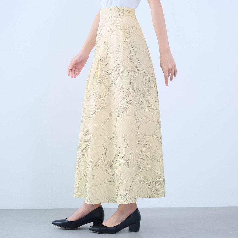 モデル身長168cm／M ※写真は撮影用のため総丈+6cmになります。