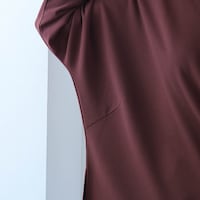 脇にはダーツ入り