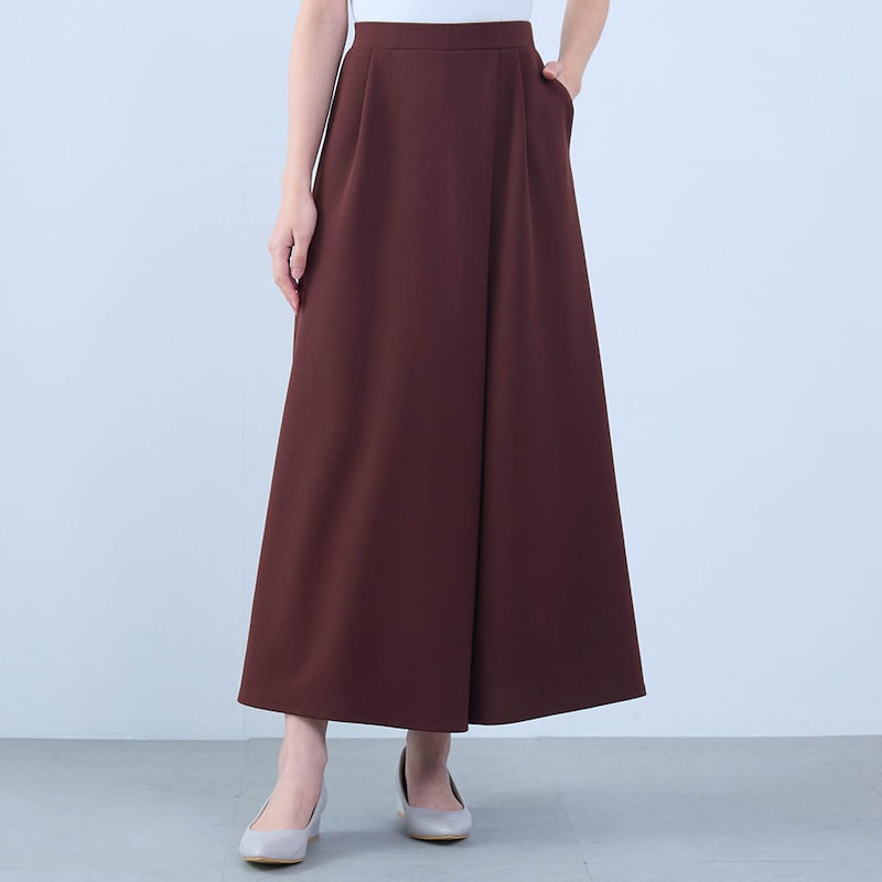 モデル身長168cm／M ※写真は撮影用のため股下+6cmになります。