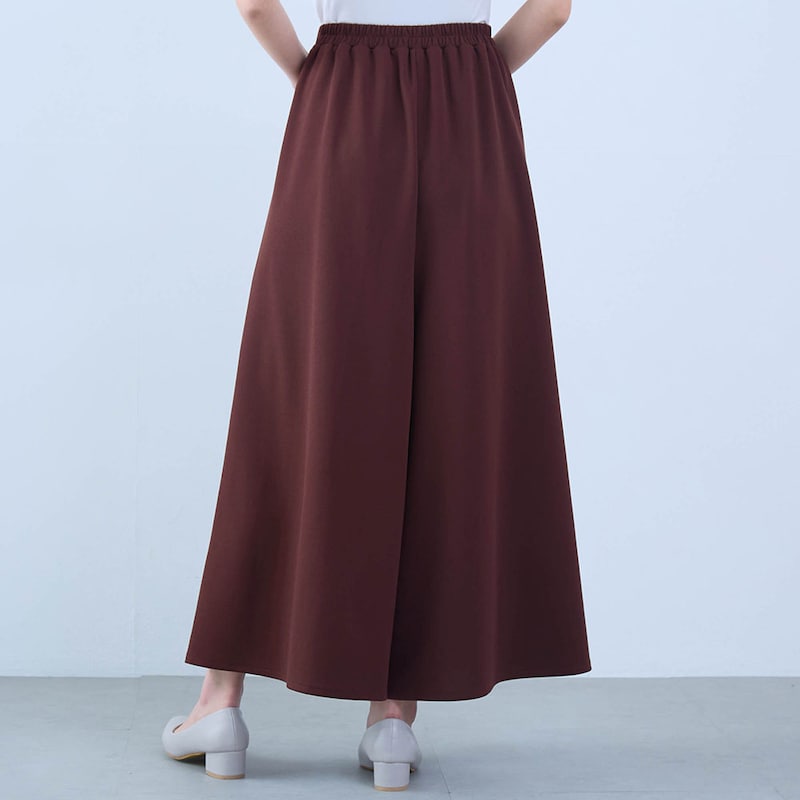 モデル身長168cm／M ※写真は撮影用のため股下+6cmになります。