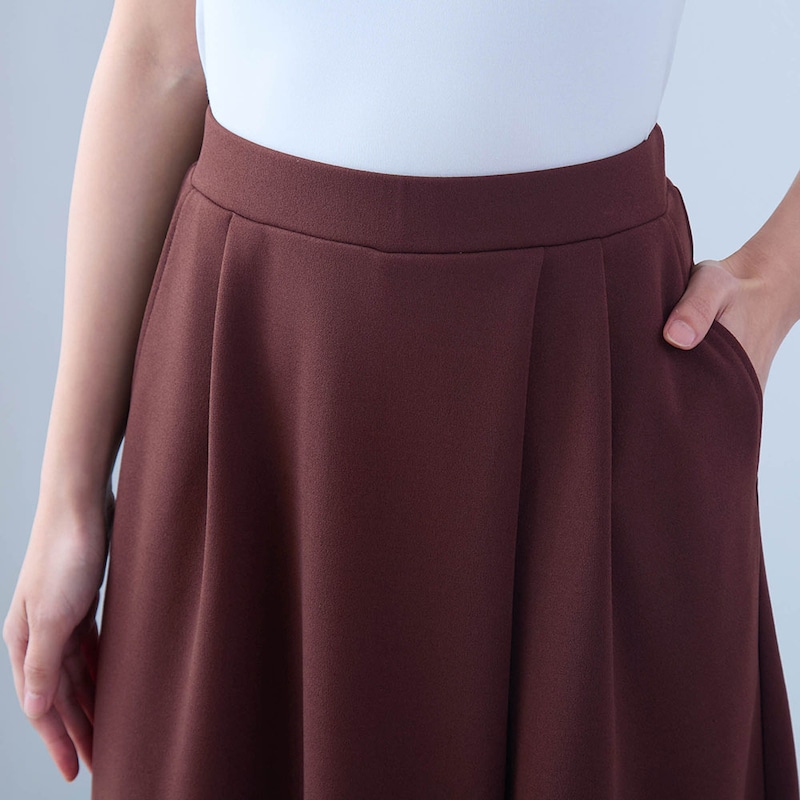 ウエストは総ゴムではきやすく着心地ラクちん