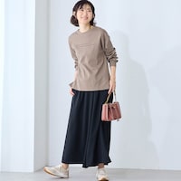 モデル身長167cm／M ※写真は撮影用のため股下+6cmになります。