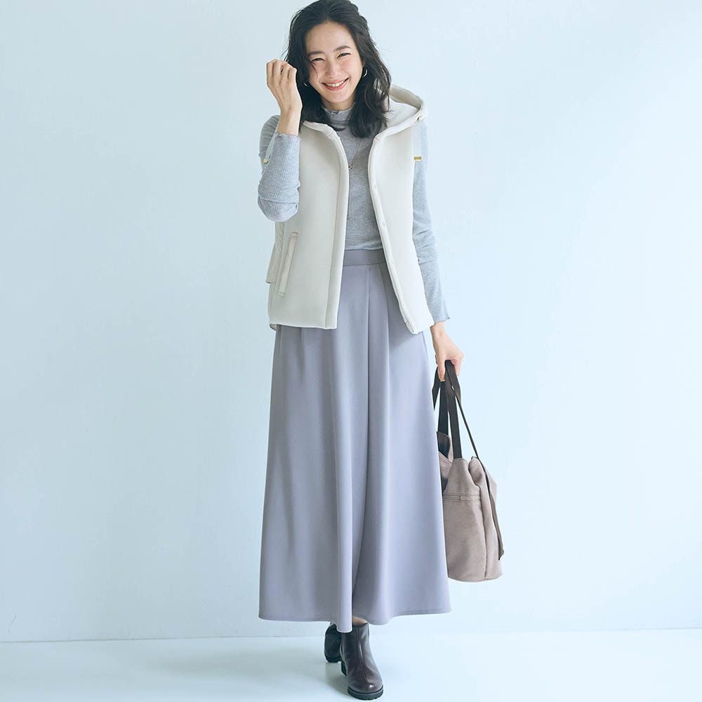 モデル身長169cm／M ※写真は撮影用のため股下+6cmになります。
