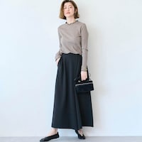 モデル身長166cm／M ※写真は撮影用のため股下+6cmになります。