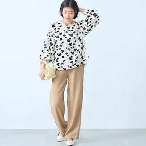 モデル身長168cm／M ※写真は撮影用のため股下+6cmになります。