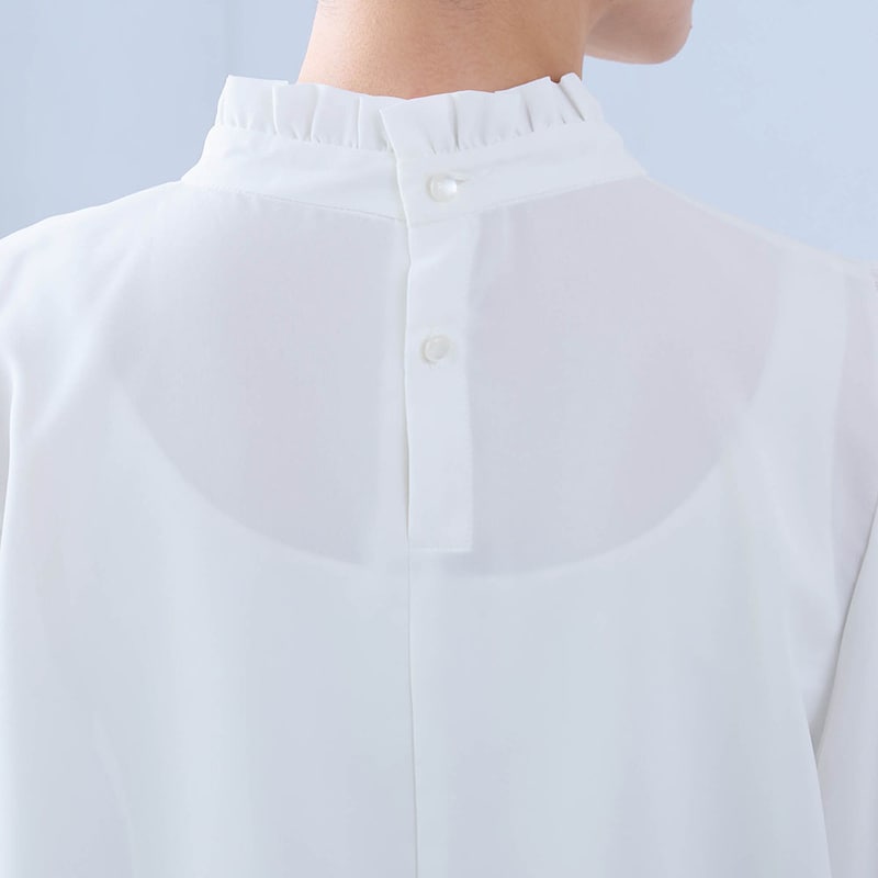 後ろボタンデザイン