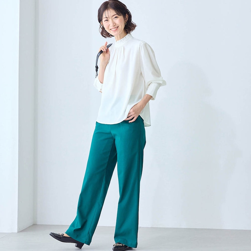 モデル身長167cm／M　※ブラウスのみ着用