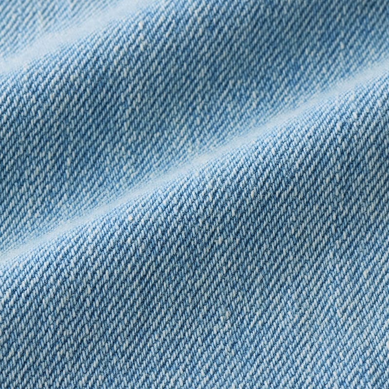 身生地は軽いはき心地の綿100%素材