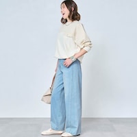 モデル身長168cm／M ※写真は撮影用のため股下+6cmになります。